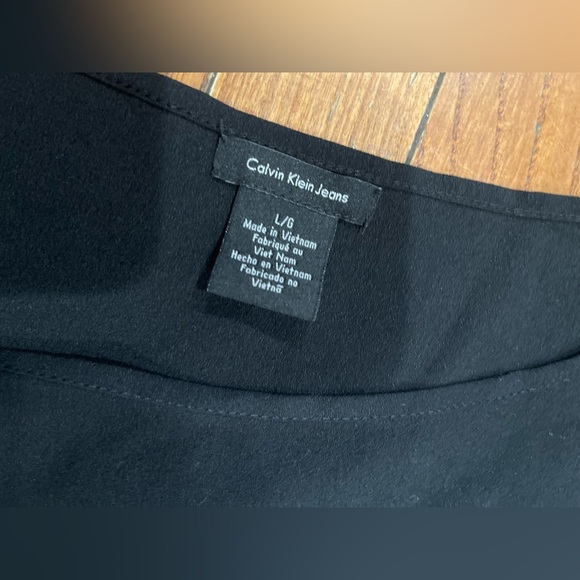 Calvin Klein Jeans Black and White Textured Blouse - Picture 3 of 11